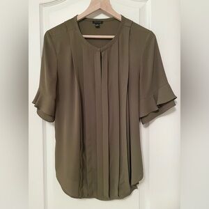 Ann Taylor Women's Medium Short Sleeve Blouse - Olive